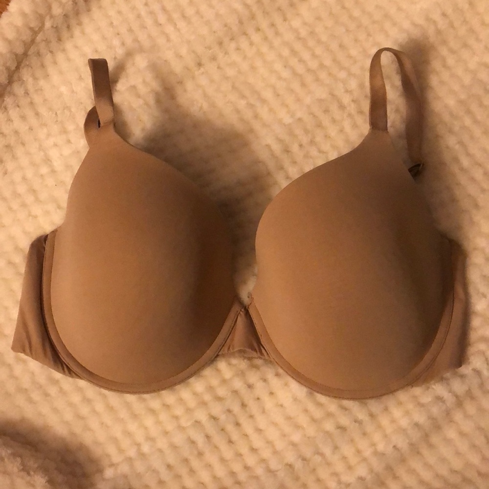 36DD Victoria’s Secret tan bra